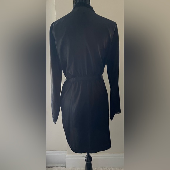 La Vie En Rose 🌹 Black Satiny Mesh Trim Robe Size S/M - Picture 4 of 11